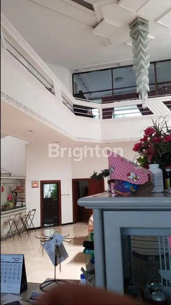 image RUMAH MEWAH DHARMAHUSADA INDAH JALAN KEMBAR DALAM (2)