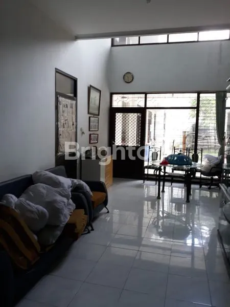 image RUMAH MEWAH BESAR DI TPI - WIYUNG SBY BARAT (2)