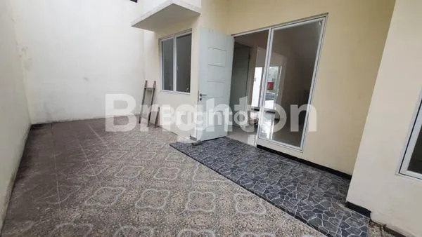 image RUMAH MEWAH 2 LANTAI DI LA DIVA GREEN HILL - MENGANTI (3)