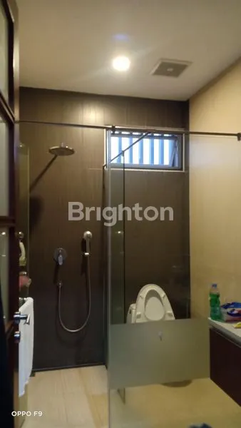 image RUMAH CANTIK TAMAN ARIES, BANGUNAN 3,5 LANTAI, TURUN HARGA 5,5M MENJADI 4.950M MASIH NEGO (24)