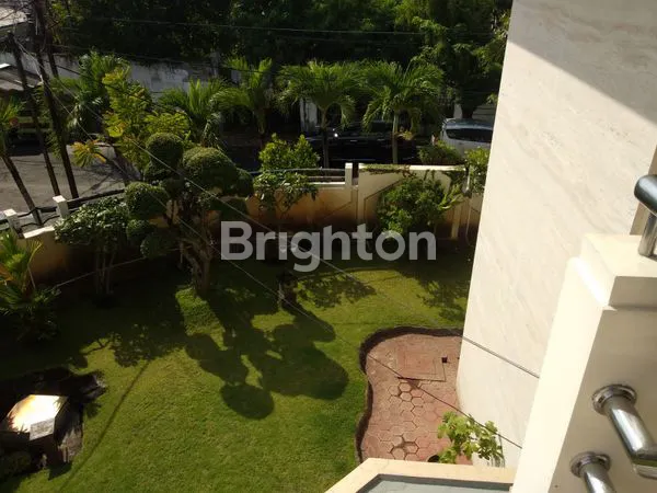 image RUMAH MEWAH MANYAR KERTOARJO (1)