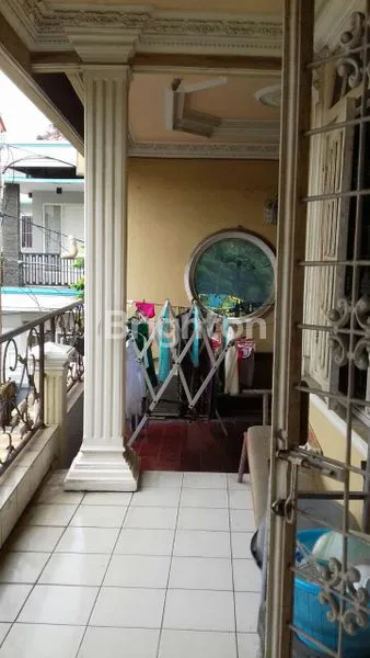 image **HOT SELLER**RUMAH TUA RAWAMANGUN , DI HOEK, BEBAS BANJIR (4)