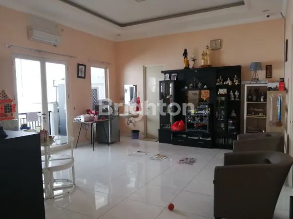 image RUMAH  MINIMALIS 2LANTAI GRAHA SANTOSO REGENCY DAERAH RUNGKUT SIAP HUNI NYAMAN TERAWAT SURABAYA TIMUR DKT MERR (2)