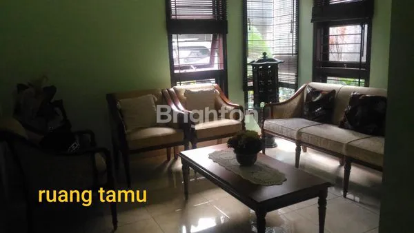 image HUNIAN CANTIK DAN ASRI, HALAMAN LUAS, SIAP HUNI (2)