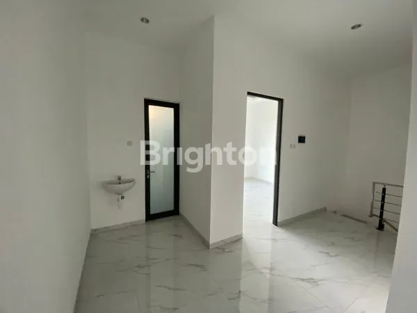 image RUMAH BANGUNAN BARU 2 LANTAI DI PAKUWON CITY (3)