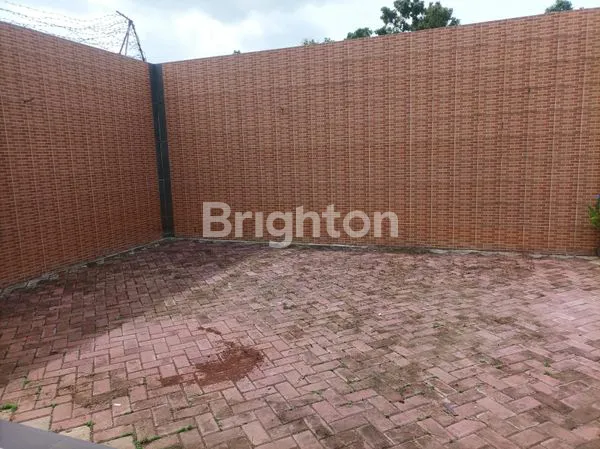 image RUMAH CANTIK 2 LANTAI SIAP HUNI DI GIRILOKA 2 BSD (2)