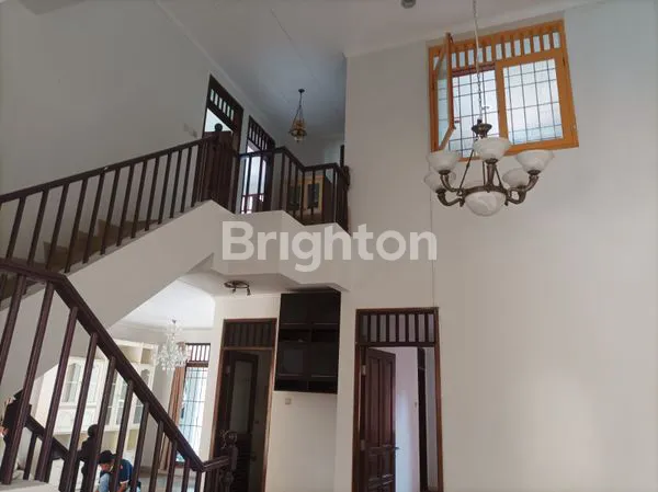 image RUMAH CANTIK 2 LANTAI SIAP HUNI DI GIRILOKA 2 BSD (3)