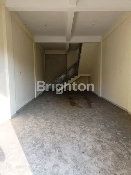 image RUKO STRATEGIS DEKAT EXIT TOL TAMAN PINANG.PARKIRAN LUAS. COCOK UTK PERKANTORAN ADA 2 RUKO JEJER (7)