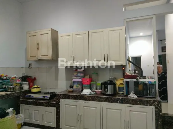 image RUMAH BAGUS 2 LANTAI, SIAP HUNI DI KETINTANG - SURABAYA (3)