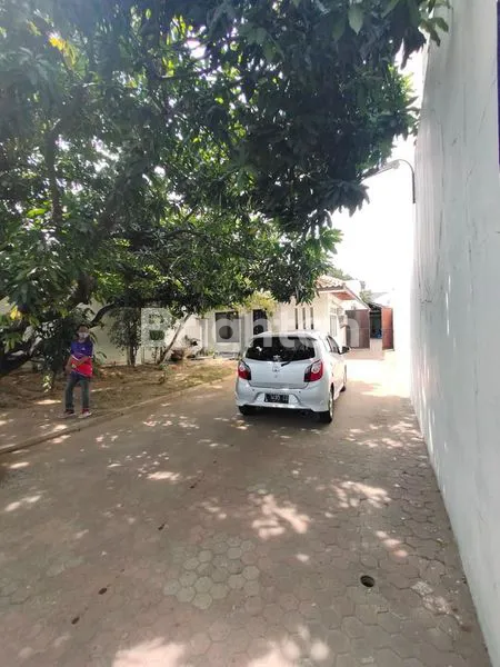 image RUMAH DAN GUDANG DI RAYA KENJERAN, NOL JALAN (7)