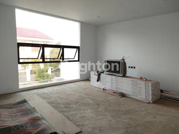 image RUMAH BARU - BANDUNG UTARA - ADA KOLAM RENANG (7)