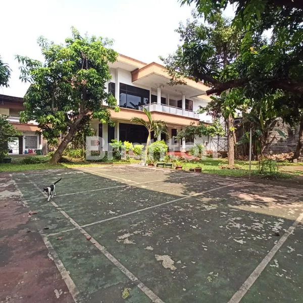 image RUMAH MEWAH DAN TANAH LUAS JALAN ARJUNA UTARA, JAKARTA BARAT BESERTA BANGUNAN (13)