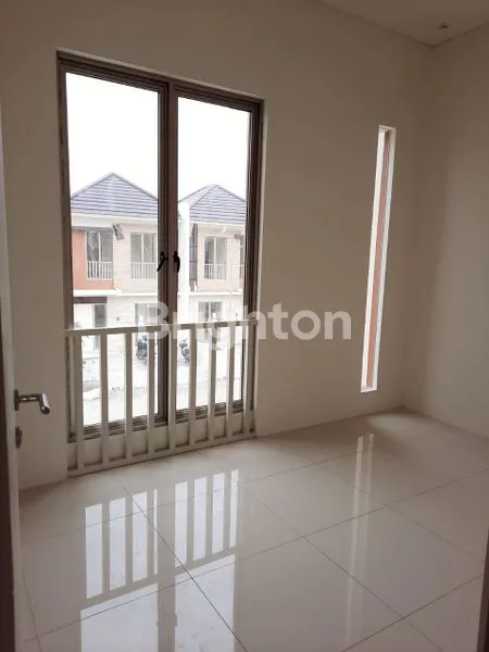 image RUMAH 2 LANTAI MINIMALIS MODERN DI GREENLAND RESIDENCE, LABAN MENGANTI, BARAT SURABAYA (4)