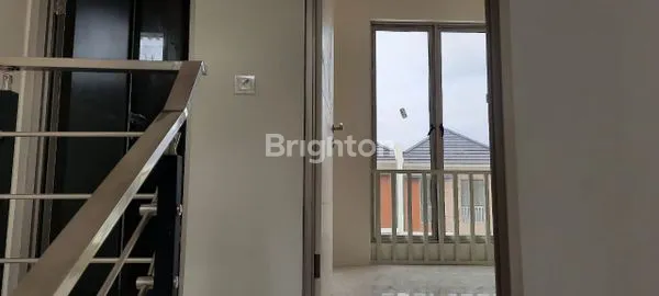 image RUMAH 2 LANTAI MINIMALIS MODERN DI GREENLAND RESIDENCE, LABAN MENGANTI, BARAT SURABAYA (5)