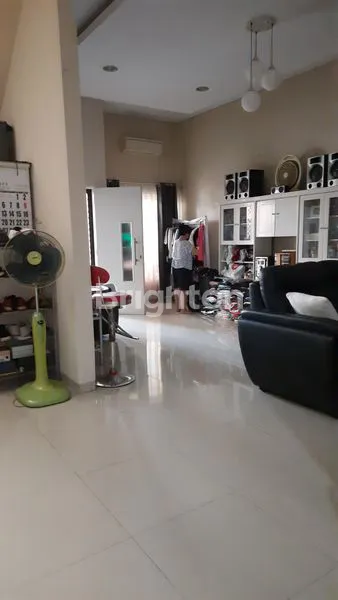 image RUMAH SIAP HUNI, 2 LANTAI SURABAYA BARAT (2)