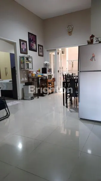 image RUMAH SIAP HUNI, 2 LANTAI SURABAYA BARAT (6)