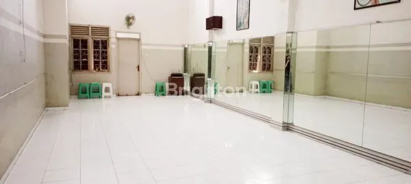 image PURI ANJASMORO RUMAH 2 LANTAI SIAP HUNI (1)