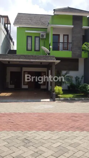 image RUMAH 2LT DI PERUMAHAN DEKAT AMBARRUKMO PLASA JOGJA (2)