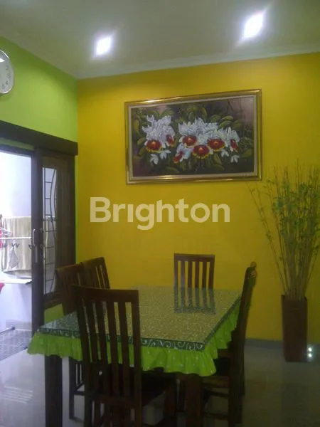 image RUMAH 2LT DI PERUMAHAN DEKAT AMBARRUKMO PLASA JOGJA (4)