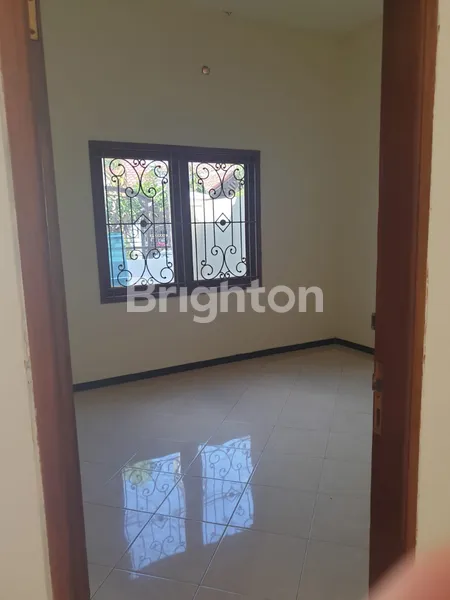 image RUMAH DAERAH BABATAN WIYUNG SIAP HUNI DEKAT GRAHA FAMILI (2)