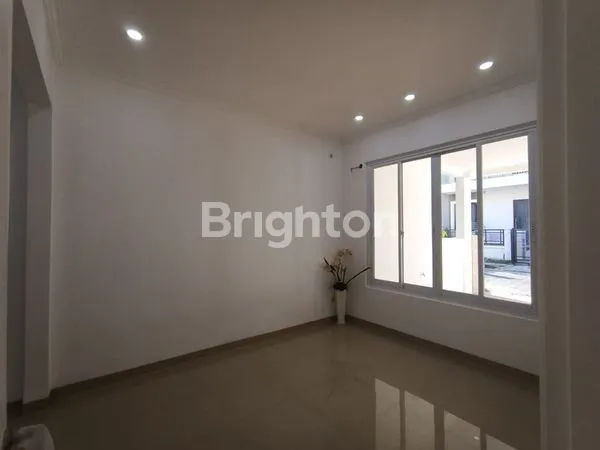 image PAKUWON CITY TAMAN MUTIARA, RUMAH BARU RENOV, CLUSTER DEPAN (7)