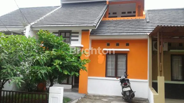 image RUMAH CANTIK SIAP HUNI 2 LANTAI FASILITAS LENGKAP DI METLAND CILEUNGSI DEKAT CIBUBUR BEKASI (1)