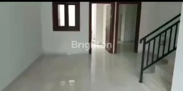 image HUNIAN CANTIK DI TENGAH KOTA SOLO, DEKAT STADION MANAHAN (4)