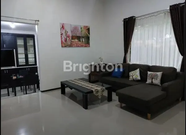 image HUNIAN NYAMAN ASRI 2 LANTAI HOOK DI PERUMAHAN ELITE SIAP HUNI (2)