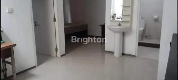 image HUNIAN NYAMAN ASRI 2 LANTAI HOOK DI PERUMAHAN ELITE SIAP HUNI (3)