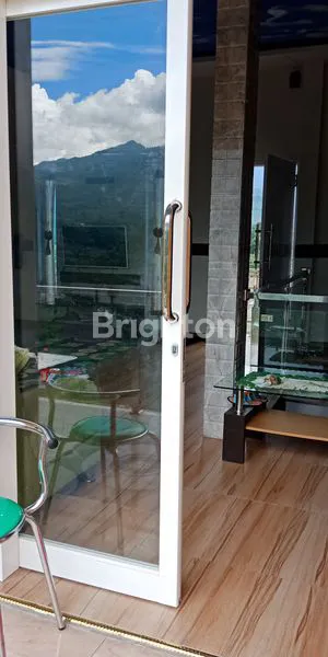 image RUMAH VILLA DENGAN NUANSA PEGUNUNGAN YANG SANGAT SEJUK DAN NYAMAN (3)