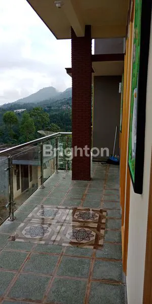 image RUMAH VILLA DENGAN NUANSA PEGUNUNGAN YANG SANGAT SEJUK DAN NYAMAN (6)