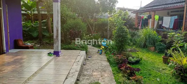 image RUMAH DENGAN HALAMAN YANG CUKUP LUAS SIAP HUNI (3)