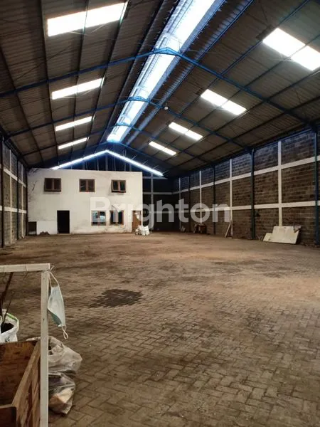 image GUDANG SIAP HUNI LOKASI STRATEGIS BUDURAN (1)