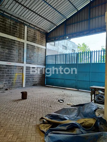 image GUDANG SIAP HUNI LOKASI STRATEGIS BUDURAN (3)