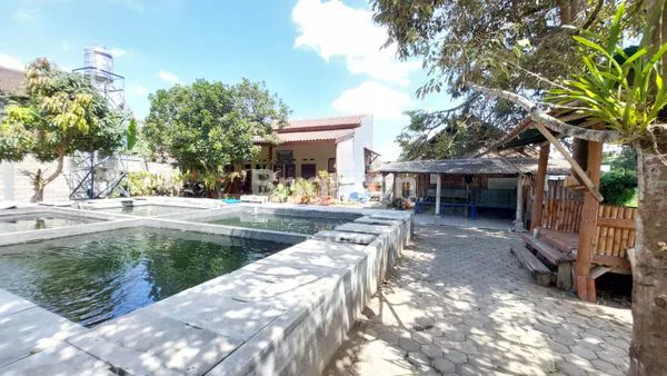 TANAH + TEMPAT USAHA