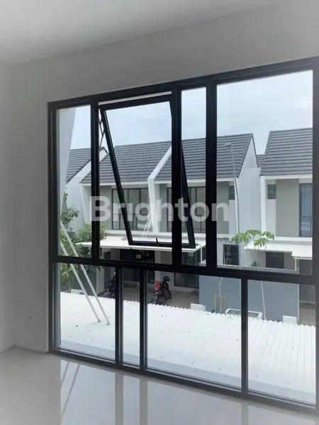 image RUMAH ROYAL RESIDENCE SERENADE (3)