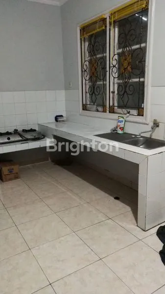 image RUMAH MEWAH TINGKAT 2 DI TENGAH KOTA BALIKPAPAN (5)