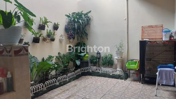 image RUMAH MEWAH 2 LANTAI, SEMI FURNISHED DI BABATAN PRATAMA, WIYUNG-SURABAYA (3)