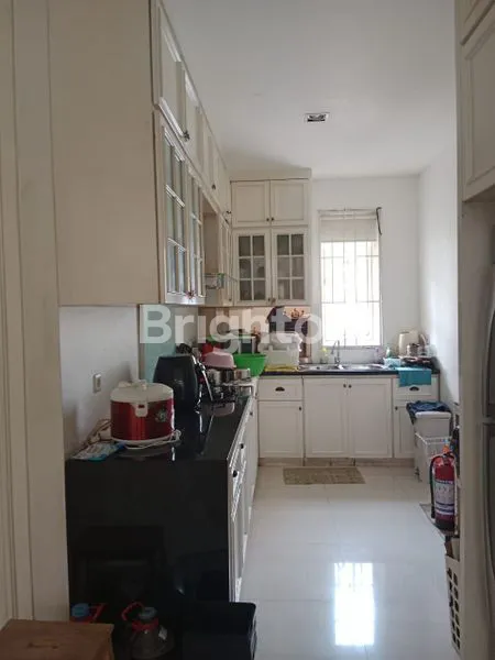 image RUMAH 3 LANTAI MODERN SIAP HUNI FULL RENOV MITRA GADING VILLA KELAPA GADING  (4)