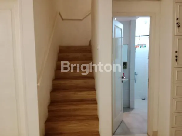 image RUMAH 3 LANTAI MODERN SIAP HUNI FULL RENOV MITRA GADING VILLA KELAPA GADING  (5)