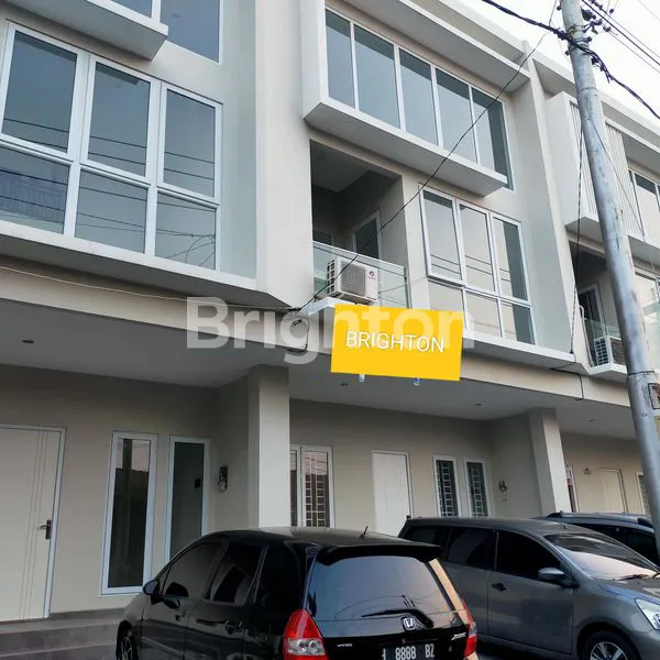 image RUMAH TENGAH KOTA  3 LANTAI DI SEMARANG TENGAH (1)