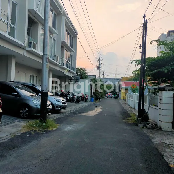 image RUMAH TENGAH KOTA  3 LANTAI DI SEMARANG TENGAH (2)