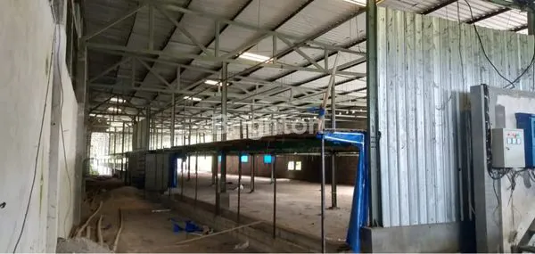 GUDANG DI NGADILUWIH