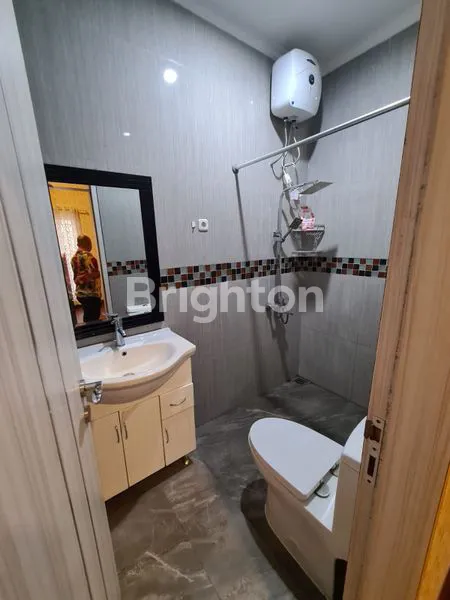 image **RUMAH BARU SEMI FURNISH** NYAMAN, ELEGAN, STRATEGIS, DAN BEBAS BANJIR (2)