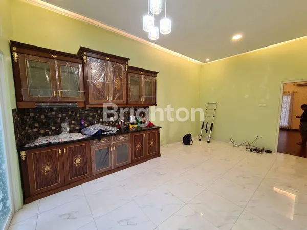 image **RUMAH BARU SEMI FURNISH** NYAMAN, ELEGAN, STRATEGIS, DAN BEBAS BANJIR (3)