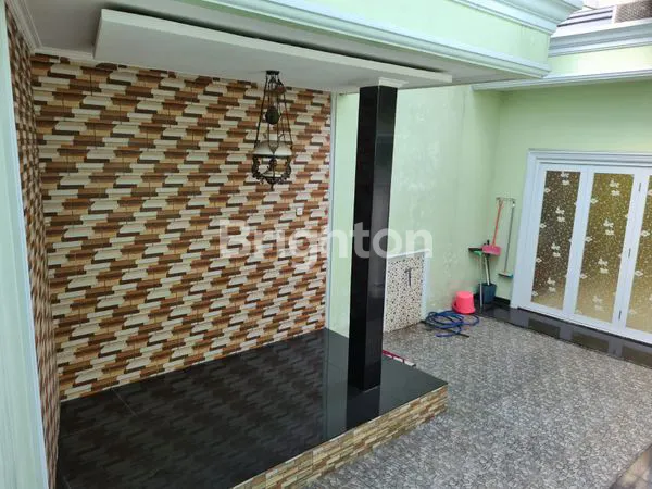 image **RUMAH BARU SEMI FURNISH** NYAMAN, ELEGAN, STRATEGIS, DAN BEBAS BANJIR (8)
