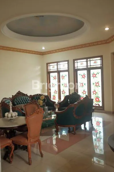 image RUMAH MEWAH DEKAT MIROTA KAMPUS GODEAN (2)