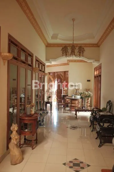 image RUMAH MEWAH DEKAT MIROTA KAMPUS GODEAN (8)