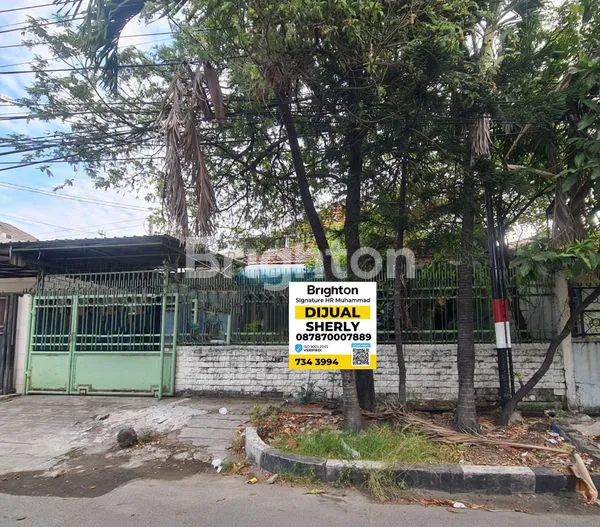 image RUMAH PINGGIR JALAN RAYA SIAP HUNI LOKASI STRATEGIS DEKAT MITRA KELUARGA DEKAT HOKKY DEKAT SEKOLAH (1)