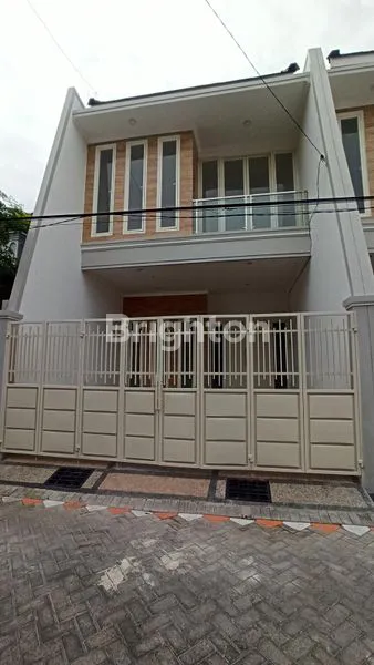 image *RUMAH BARU BAGUS SIAP HUNI  SELANGKAH KE RAYA MULYOSARI (1)